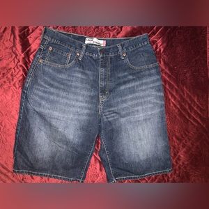 Used men’s Levi jean shorts